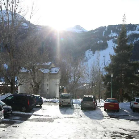 Apartment Cosy Pour 6 A Chantemerle, Serre-chevalier. Balcon, Parking, Casier A Ski, 2 Etoiles. - Fr-1-330e-33 *